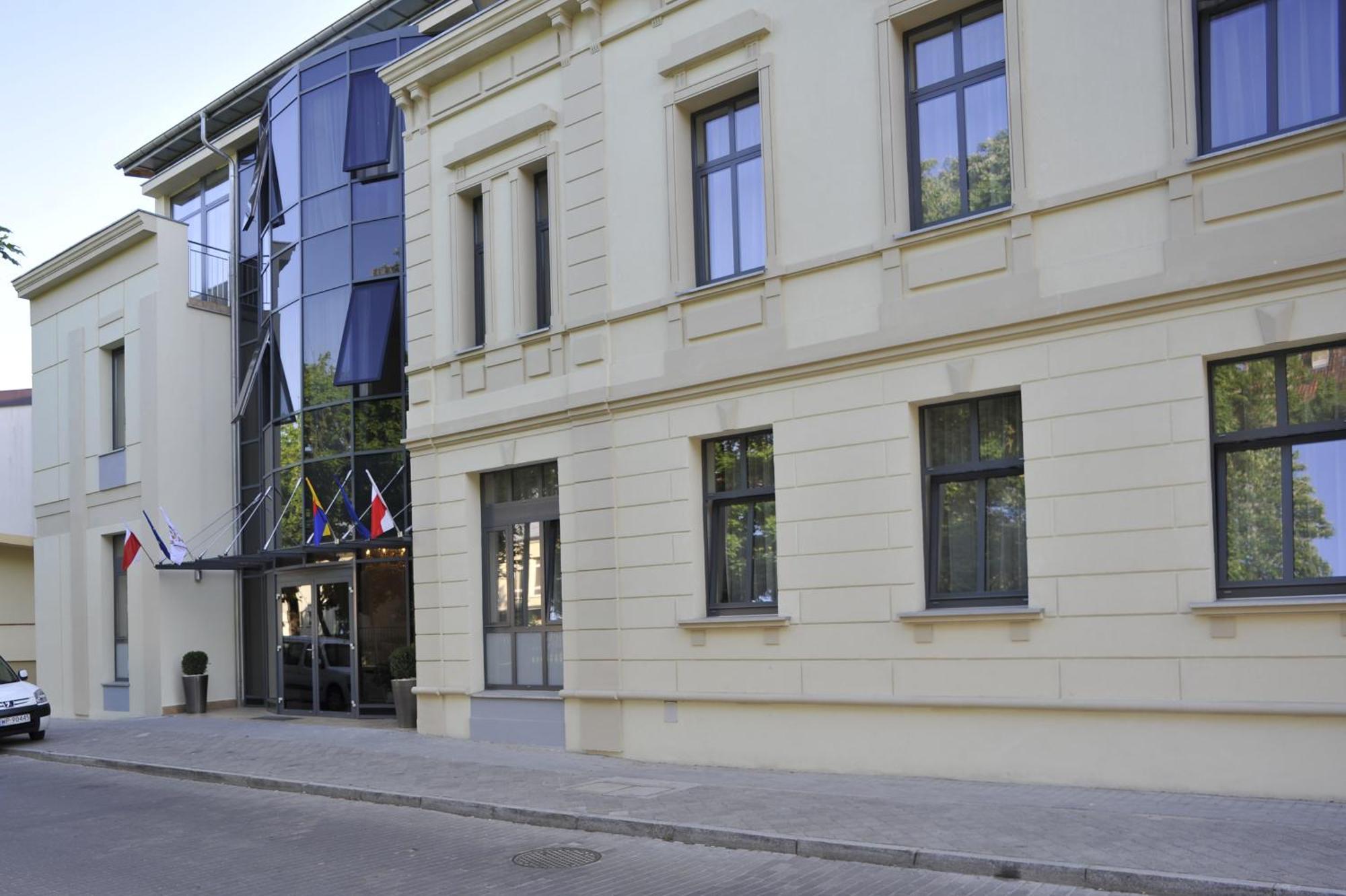 Hotel Starzynski Płock Exteriör bild