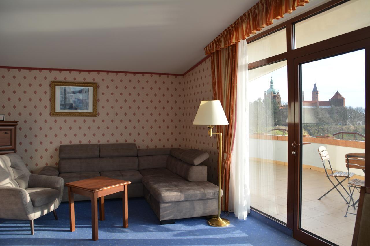 Hotel Starzynski Płock Exteriör bild
