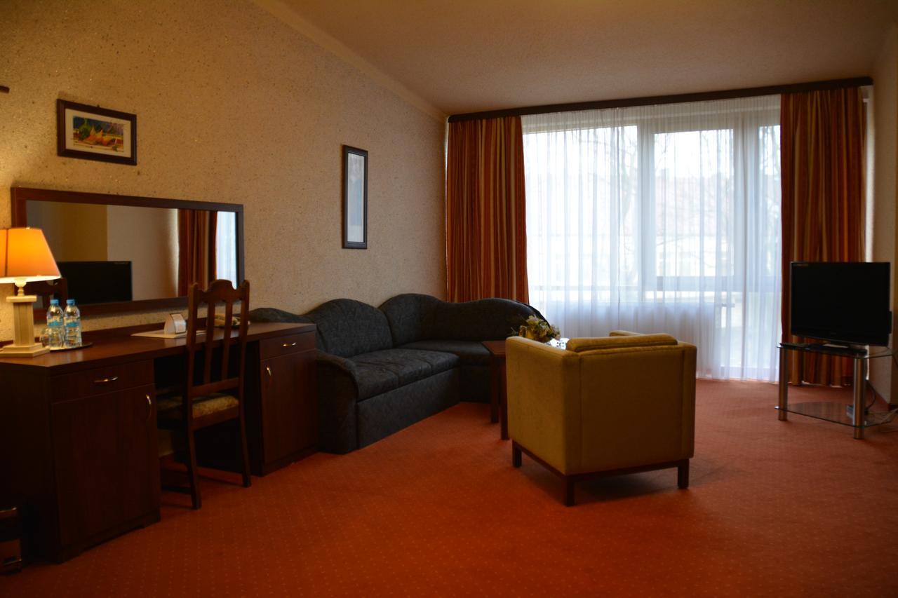 Hotel Starzynski Płock Exteriör bild